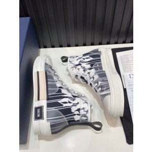 디올 x Hajime Sorayama 신상 스니커즈 STD1027