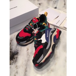 발렌시아가 Triple-s 스니커즈 KD1055