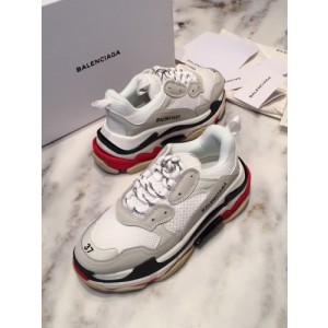 발렌시아가 Triple-s 스니커즈 KD1055