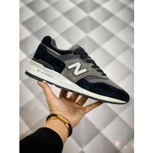 New Balance M977