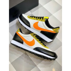 Nike Wmns Daybreak QS