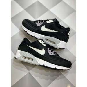 Nike Air Max 90 Essential