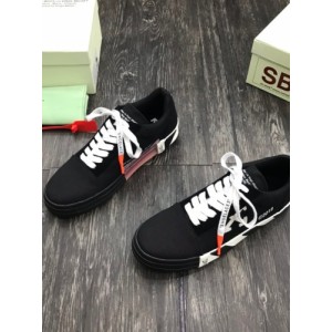 오프화이트 스니커즈 STD1674