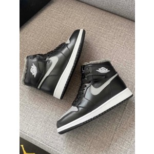 Nike WMNS Air Jordan 1 Mid Light Bone