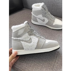 Nike WMNS Air Jordan 1 Mid Light Bone