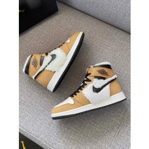 Nike WMNS Air Jordan 1 Mid Light Bone