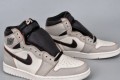 Nike Air Jordan 1 Retro Light Bone