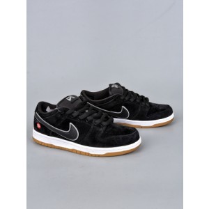Nike SB Dunk Low Quarternacks