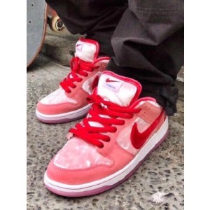 Nike SB Dunk Low Stranglove