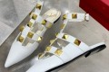 발렌티노 락스터드 샌들 KD1109