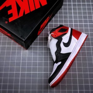 Air Jordan 1 Satin WMNS Black Toe