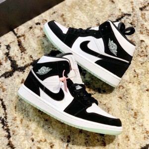 Nike Air Jordan 1 Mid White Black Teal Tint AJ1