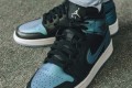 Nike Wmns Air Jordan 1 Mid Metalic Turquoise Aj1