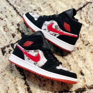Nike Air Jordan 1 Mid 852542-061