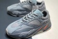 Adidas YEEZY 700