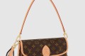 [LOUIS VUITTON-루이비통]다이앤 크로스백 M45985
