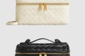 [BOTTEGA-보테가베네타]스트랩 장식의 베니티 케이스 789109