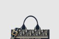 [DIOR-디올]이스트 웨스트 스트랩백 M1326
