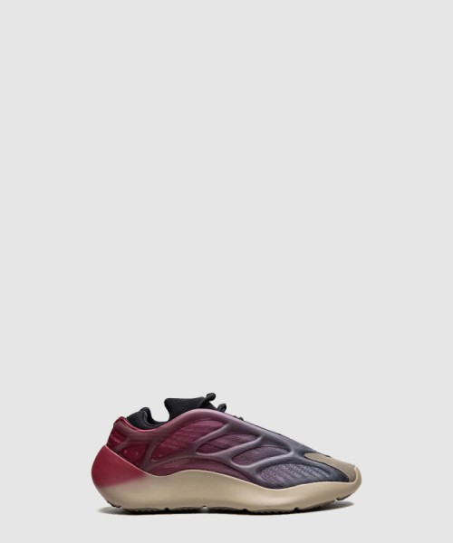 [YEEZY-이지부스트]700 V3 페이드 카본 GW1814