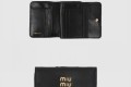 [MIUMIU-미우미우]작은 마텔레세 나파 가죽 지갑 5ML002