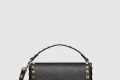 [VALENTINO-발렌티노]ROCKSTUD 그레이니 카프스킨 파우치