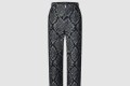 [LOUIS VUITTON-루이비통]그래픽 데님 스케이트 팬츠 1AHDEV