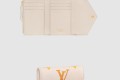 [LOUIS VUITTON-루이비통]빅토린 월렛 레더 모노그램 엠보싱 동전 카드슬롯 M82202