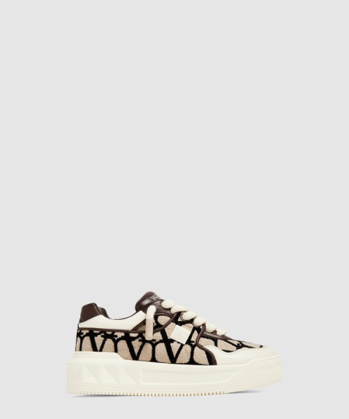 [VALENTINO-발렌티노]나파 가죽 V 로고 스니커즈